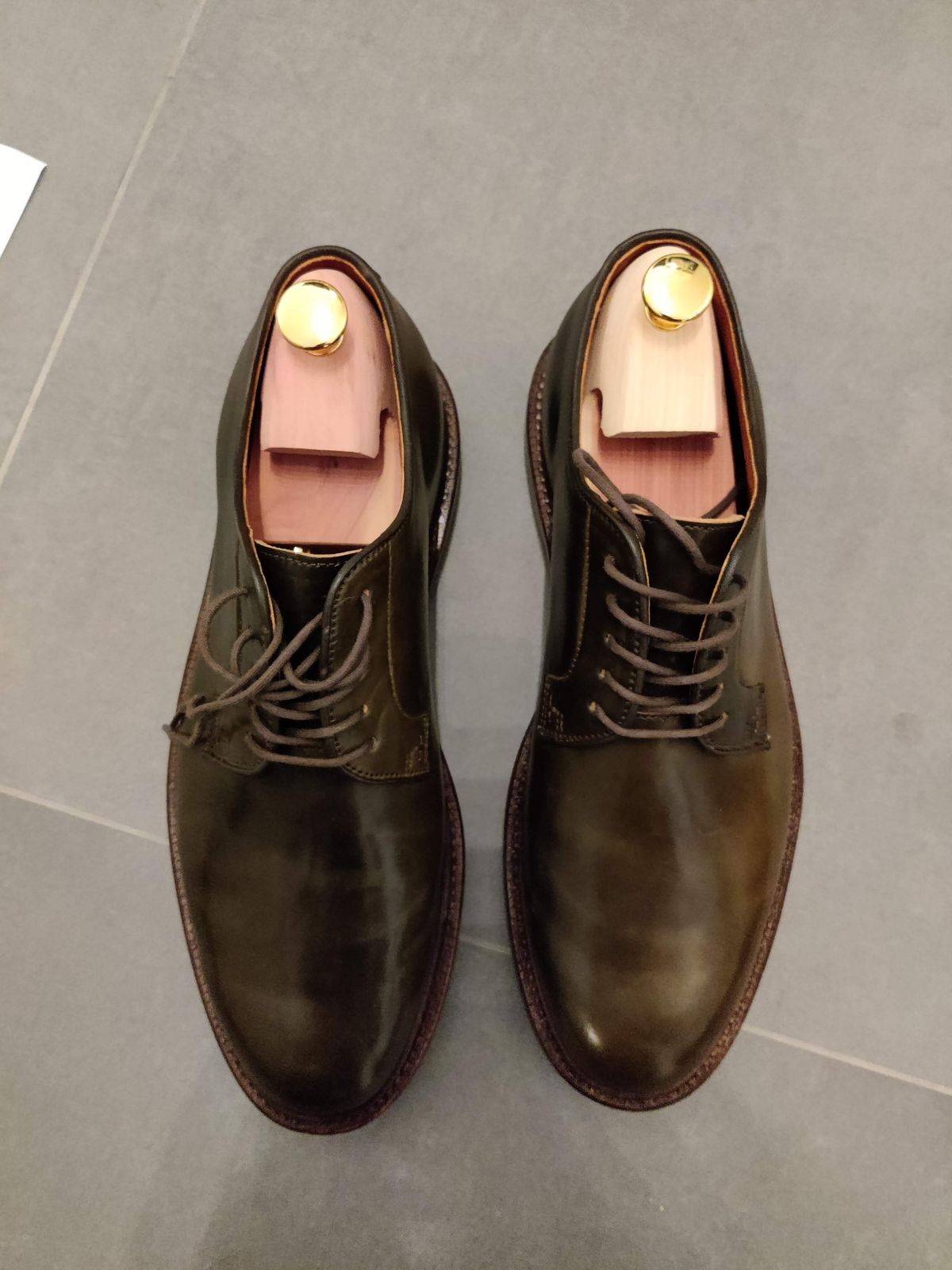 Photo by patinathunderdome on October 4, 2021 of the Grant Stone Plain Toe Blucher in Horween Maduro Shell Cordovan.