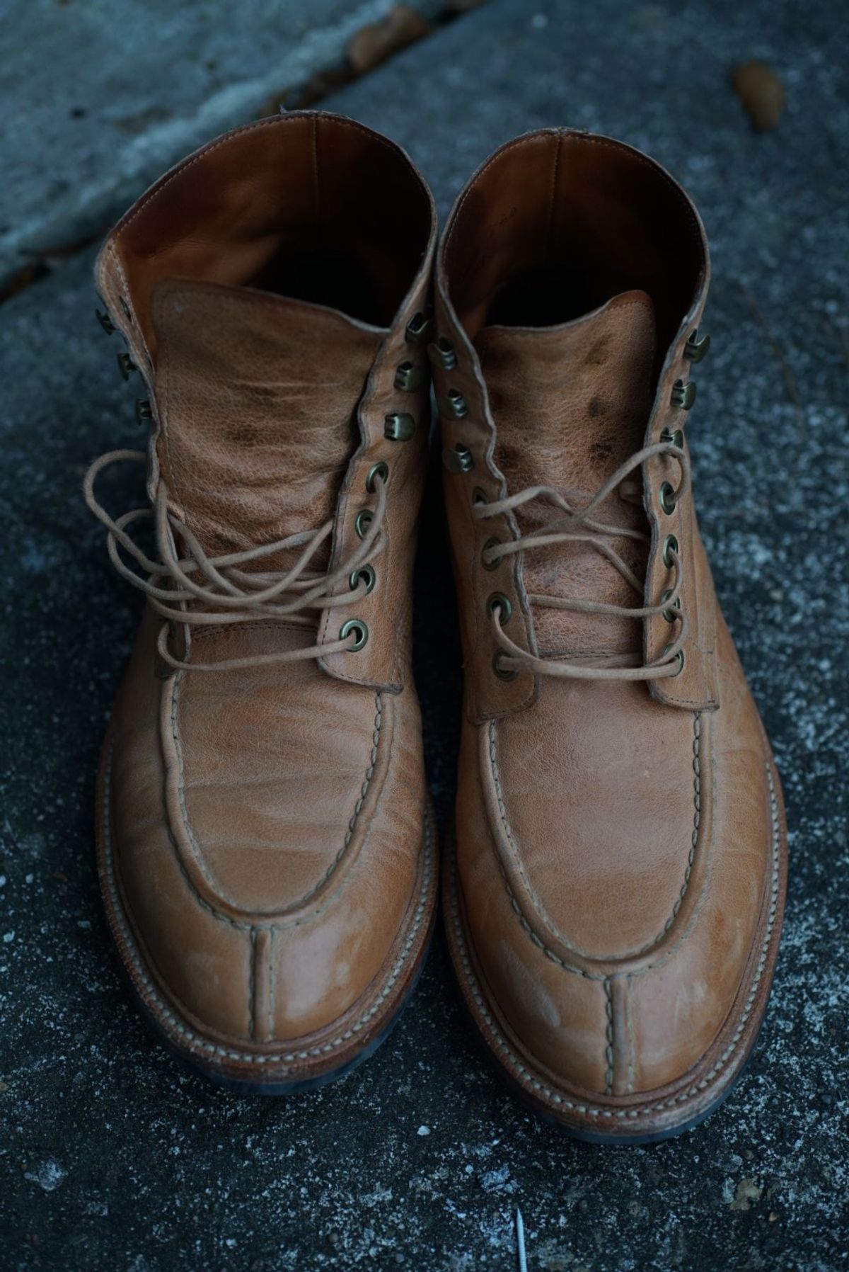 Photo by patinathunderdome on January 5, 2022 of the Grant Stone Ottawa Boot in Incas Natural Kangaroo.