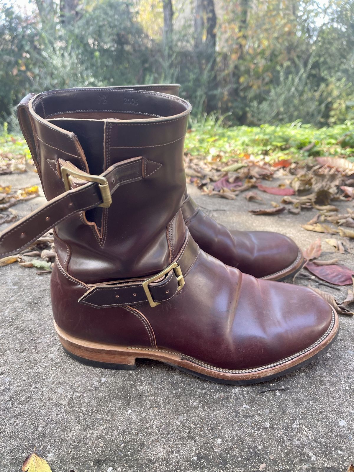Photo by patinathunderdome on November 1, 2021 of the Viberg Engineer in Horween Color 8 Shell Cordovan.