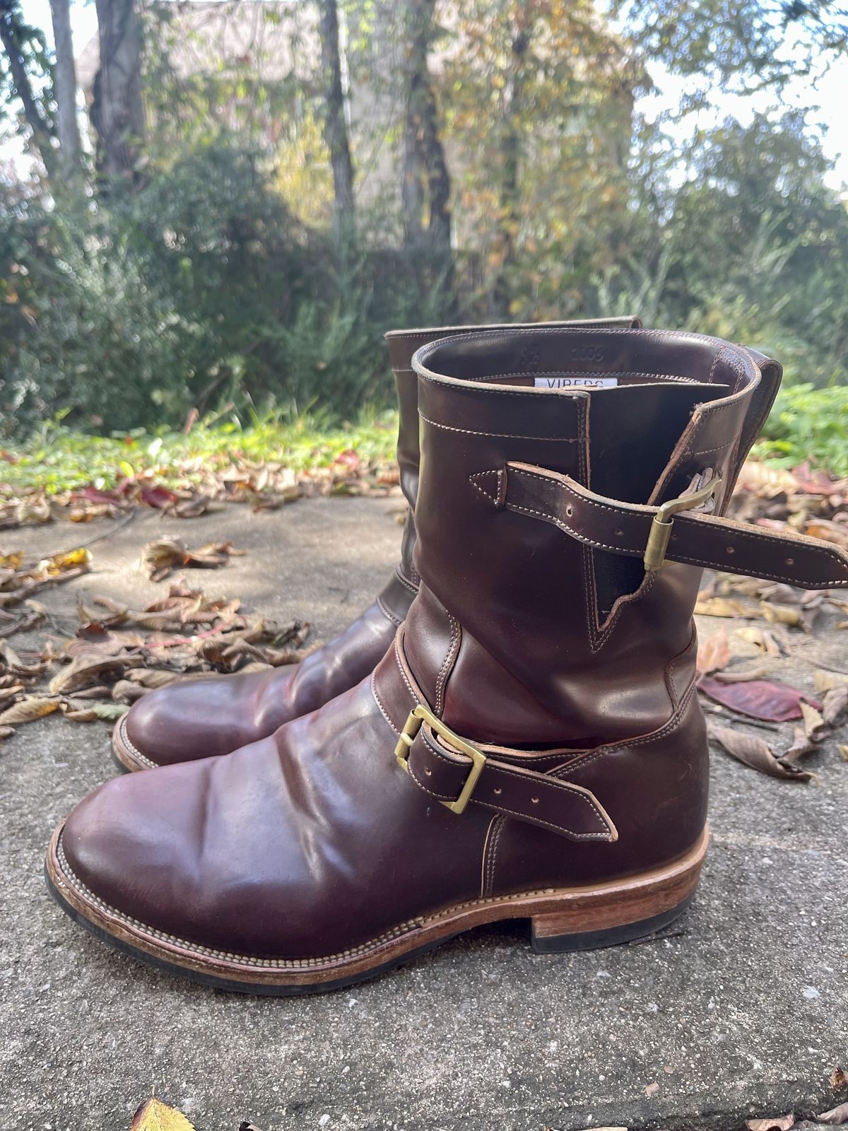 Photo by patinathunderdome on November 1, 2021 of the Viberg Engineer in Horween Color 8 Shell Cordovan.