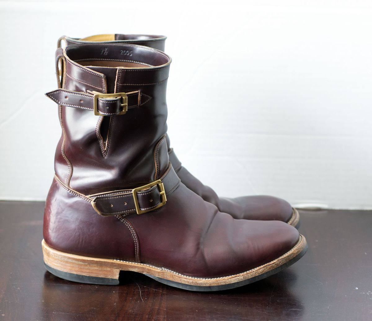 Photo by patinathunderdome on February 5, 2022 of the Viberg Engineer in Horween Color 8 Shell Cordovan.