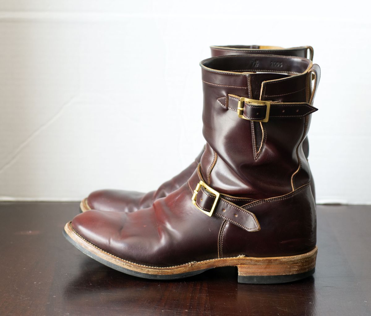 Photo by patinathunderdome on February 5, 2022 of the Viberg Engineer in Horween Color 8 Shell Cordovan.