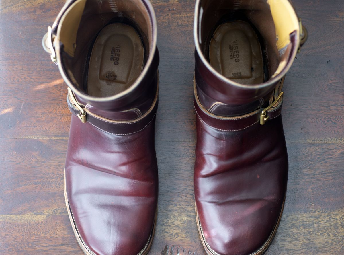 Photo by patinathunderdome on February 5, 2022 of the Viberg Engineer in Horween Color 8 Shell Cordovan.