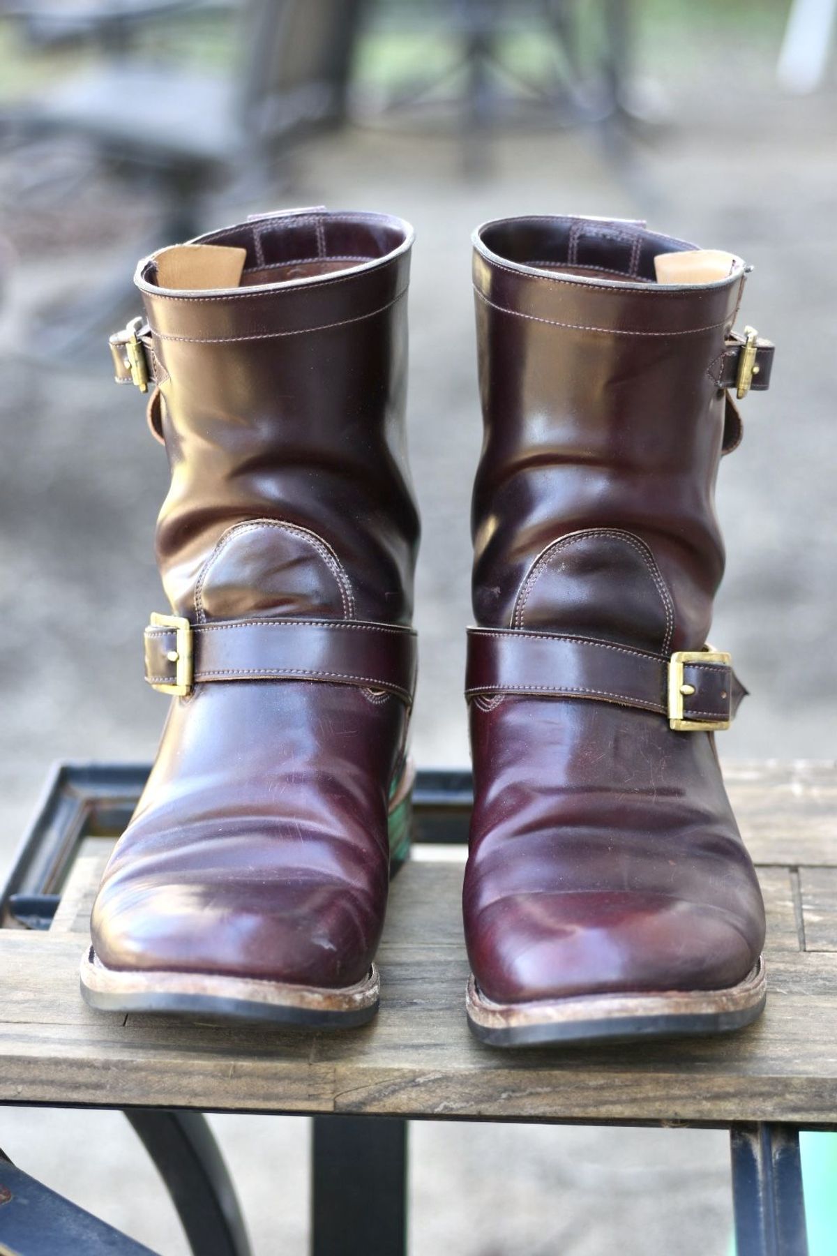 Photo by patinathunderdome on March 2, 2022 of the Viberg Engineer in Horween Color 8 Shell Cordovan.