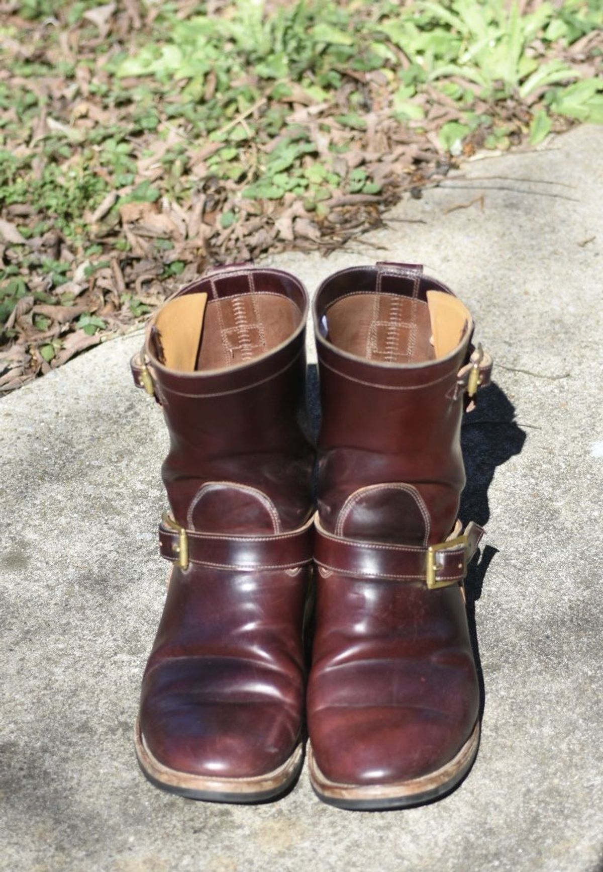 Photo by patinathunderdome on March 2, 2022 of the Viberg Engineer in Horween Color 8 Shell Cordovan.