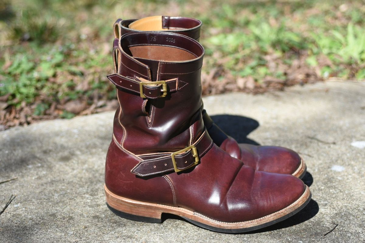 Photo by patinathunderdome on March 2, 2022 of the Viberg Engineer in Horween Color 8 Shell Cordovan.