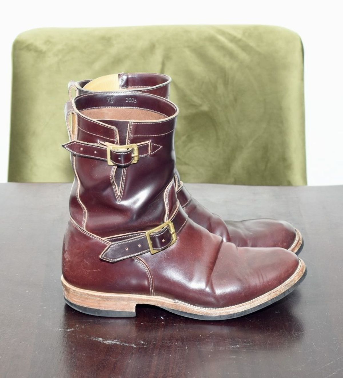 Photo by patinathunderdome on April 3, 2022 of the Viberg Engineer in Horween Color 8 Shell Cordovan.