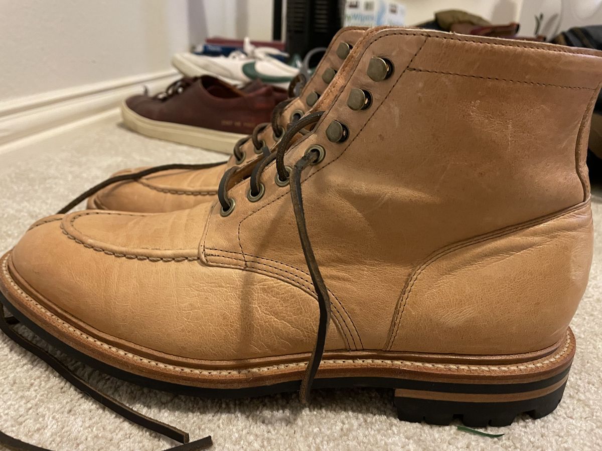 Photo by patinathunderdome on December 6, 2021 of the Grant Stone Ottawa Boot in Incas Natural Kangaroo.