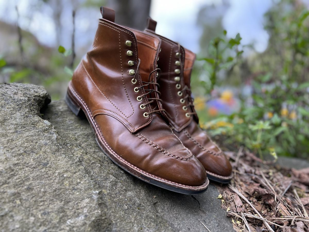 Photo by patinathunderdome on May 4, 2022 of the Alden Indy Boot in Horween Whisky Shell Cordovan.