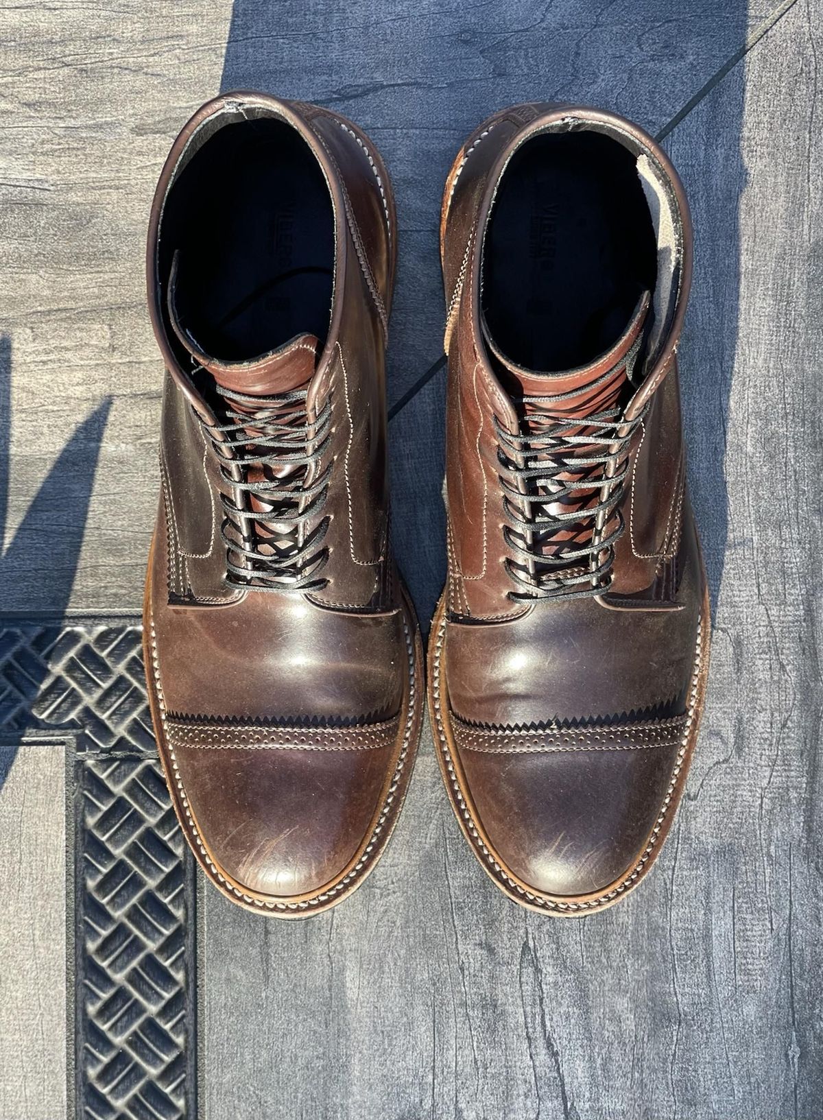 Photo by patinathunderdome on November 5, 2021 of the Viberg Shelby Sharp Brogue Boot in Horween Mocha Shell Cordovan.