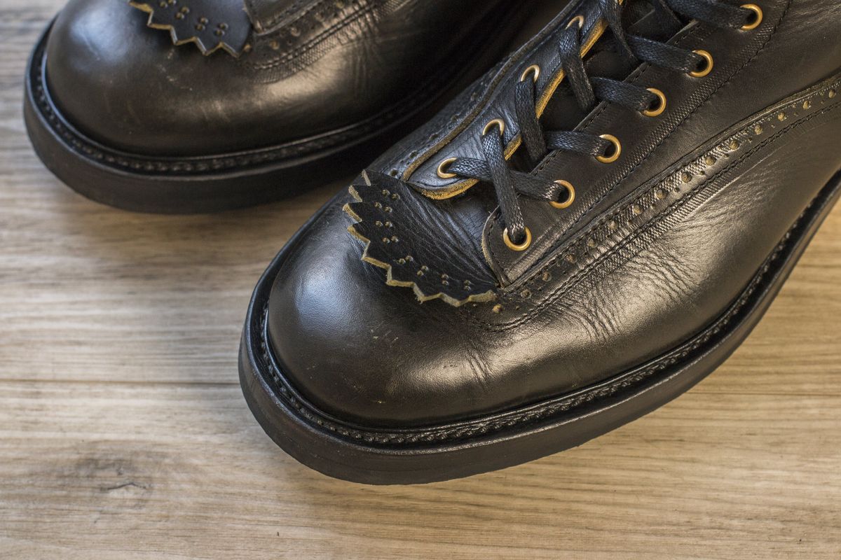 Photo by patinathunderdome on November 5, 2021 of the Sagara Valiant in Badalassi Carlo Oliva Minerva Overdyed Black.