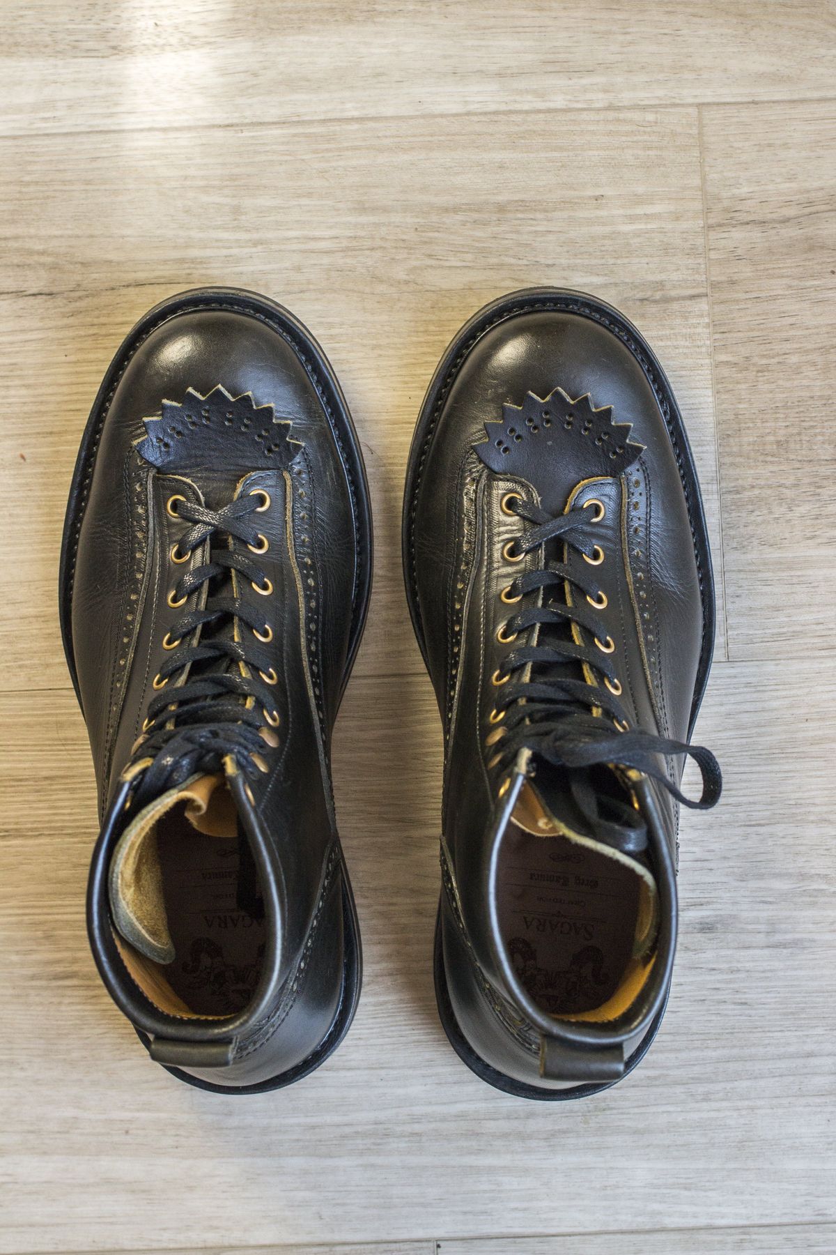 Photo by patinathunderdome on November 5, 2021 of the Sagara Valiant in Badalassi Carlo Oliva Minerva Overdyed Black.