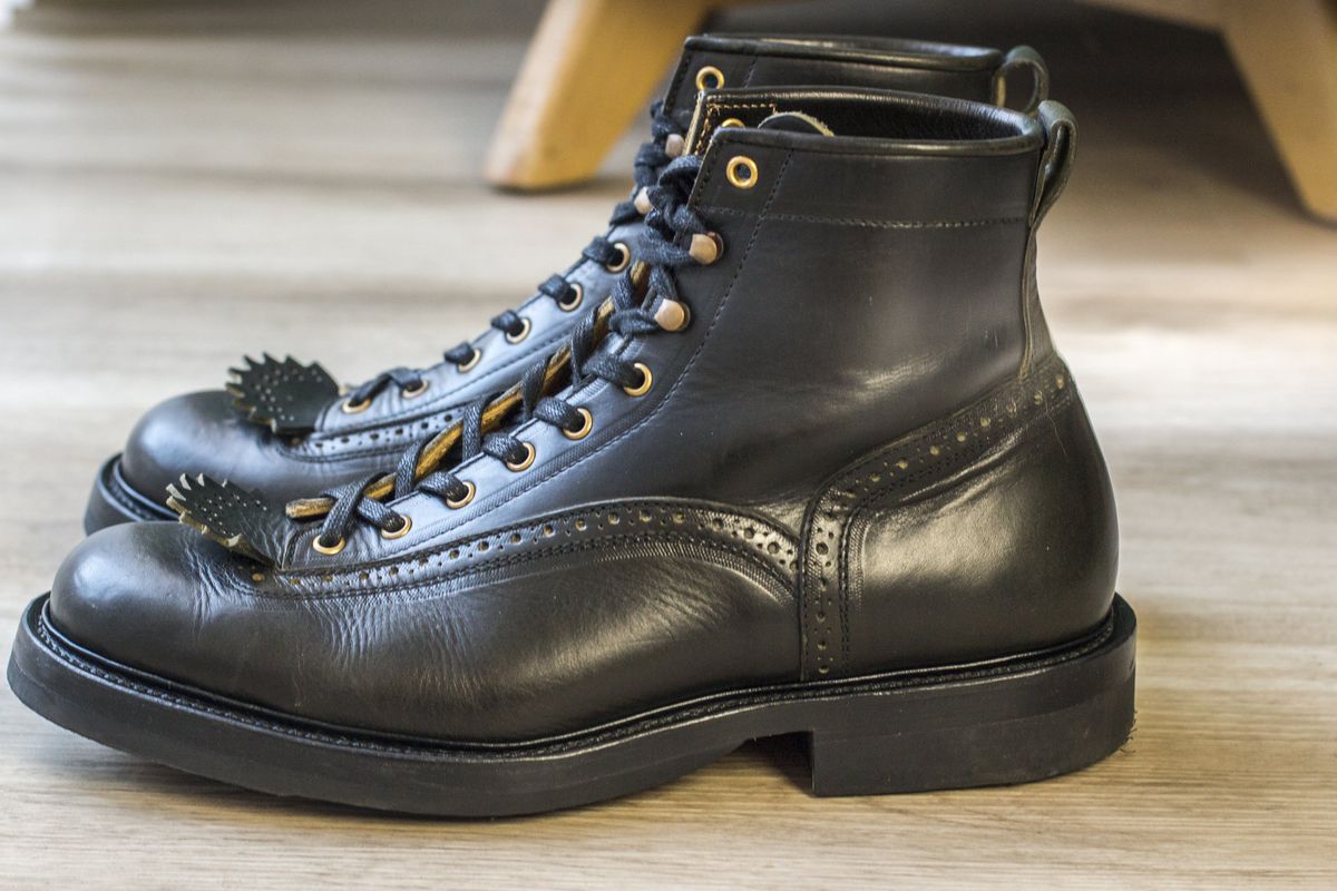 Photo by patinathunderdome on November 5, 2021 of the Sagara Valiant in Badalassi Carlo Oliva Minerva Overdyed Black.