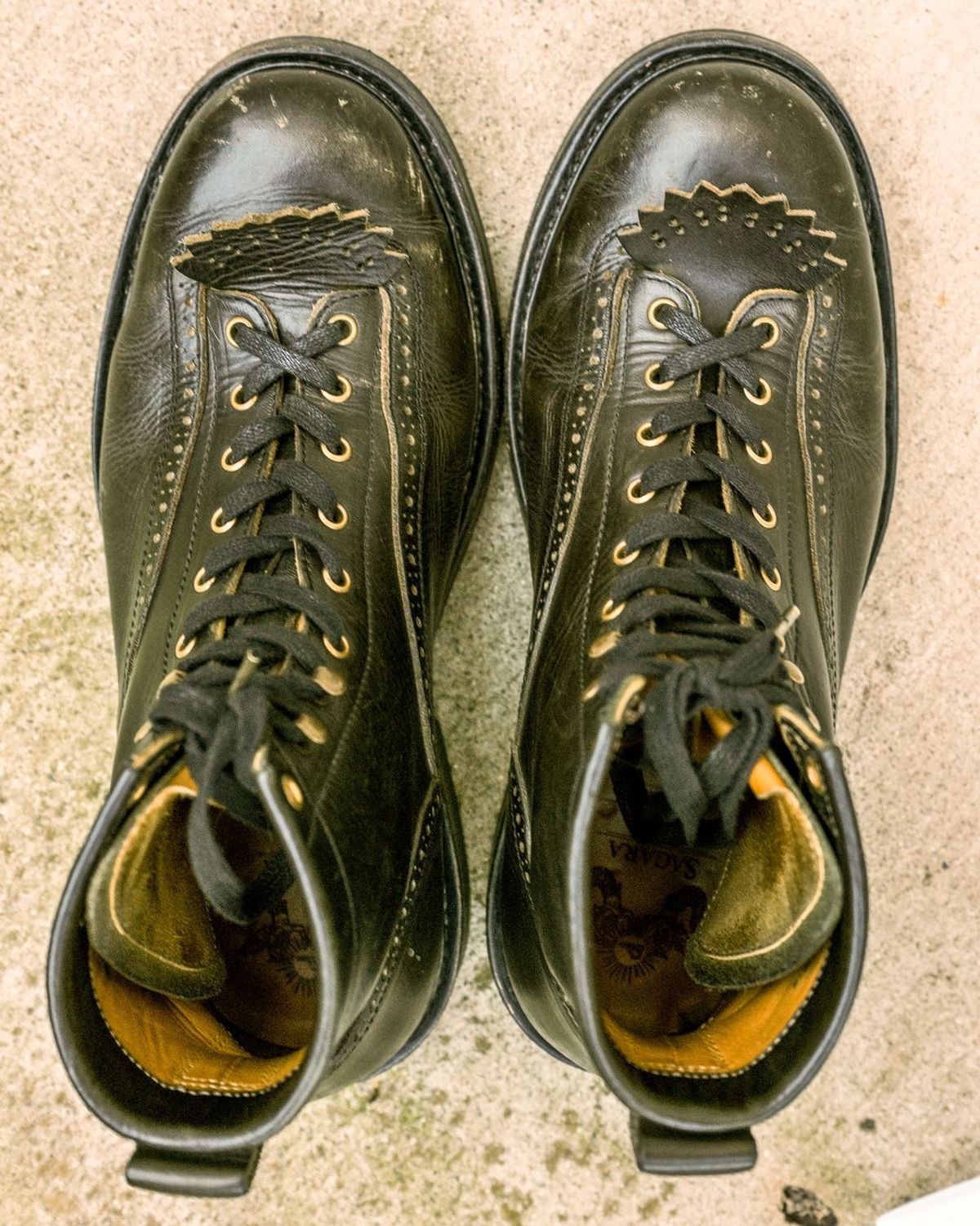 Photo by patinathunderdome on February 6, 2022 of the Sagara Valiant in Badalassi Carlo Oliva Minerva Overdyed Black.