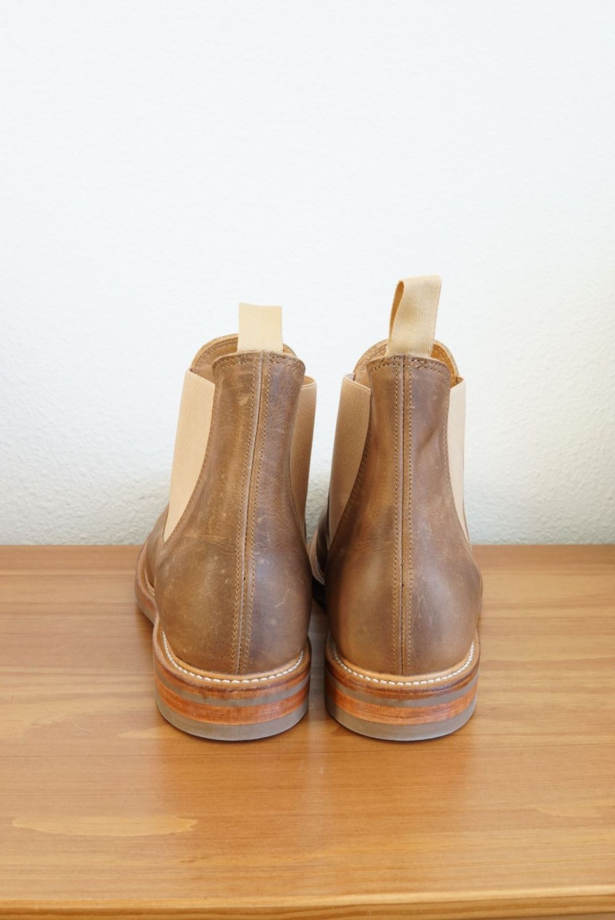 Photo by patinathunderdome on October 1, 2021 of the Viberg Chelsea in Camel Oiled Calf.
