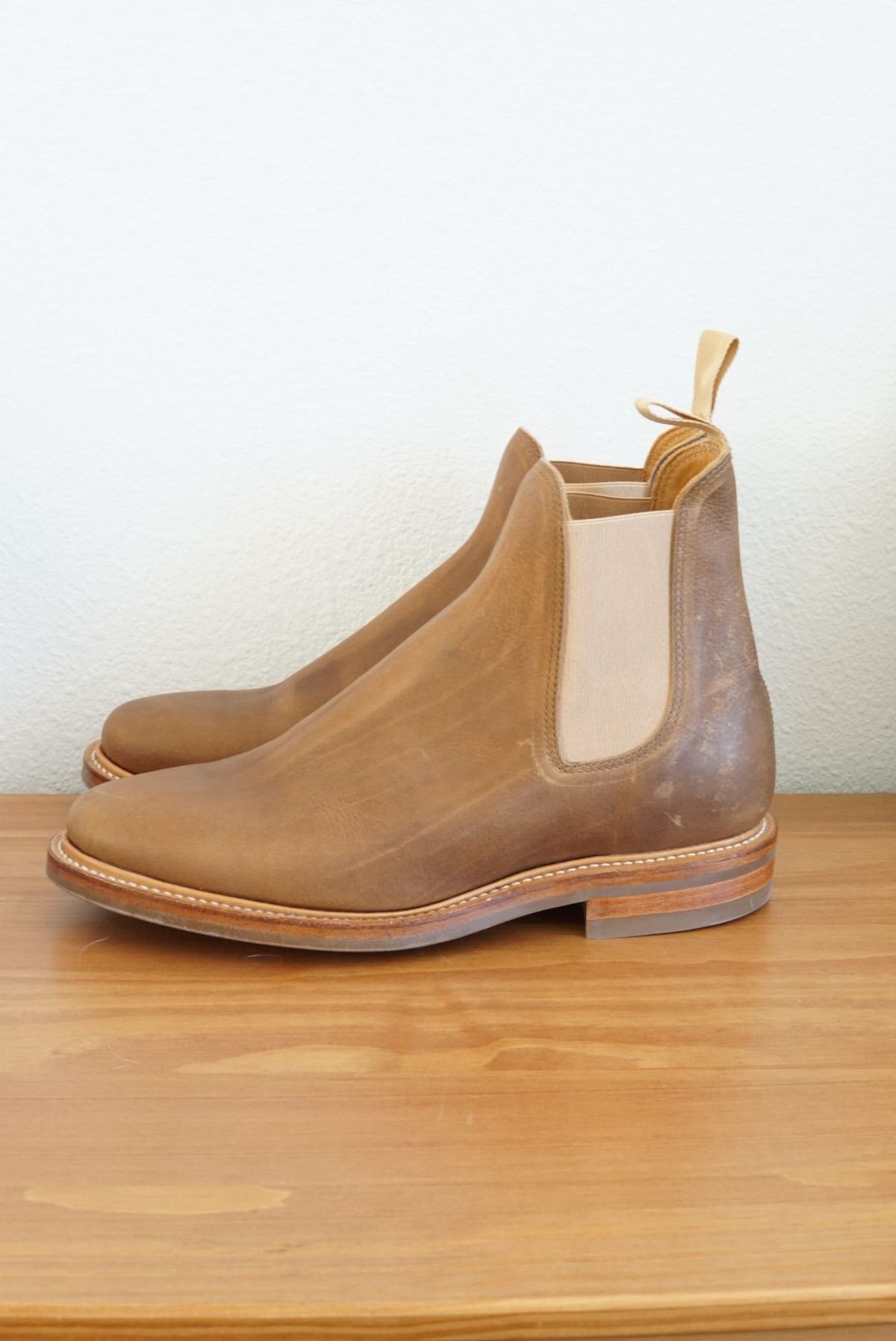 Photo by patinathunderdome on October 1, 2021 of the Viberg Chelsea in Camel Oiled Calf.