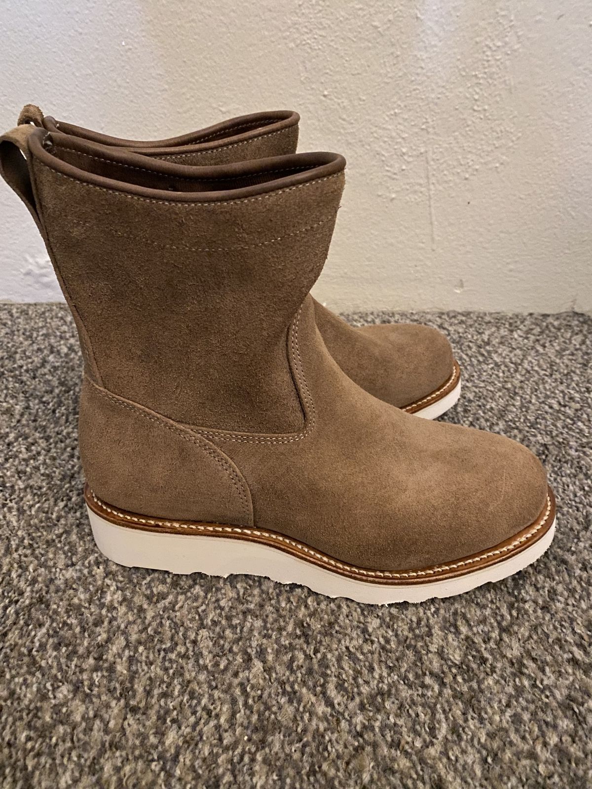 Photo by patinathunderdome on September 30, 2021 of the Viberg Roper Boot in Horween Natural Chromexcel Roughout.