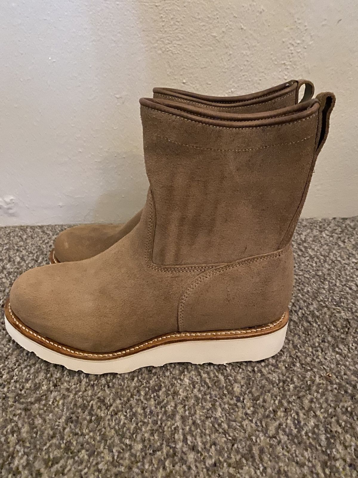 Photo by patinathunderdome on September 30, 2021 of the Viberg Roper Boot in Horween Natural Chromexcel Roughout.