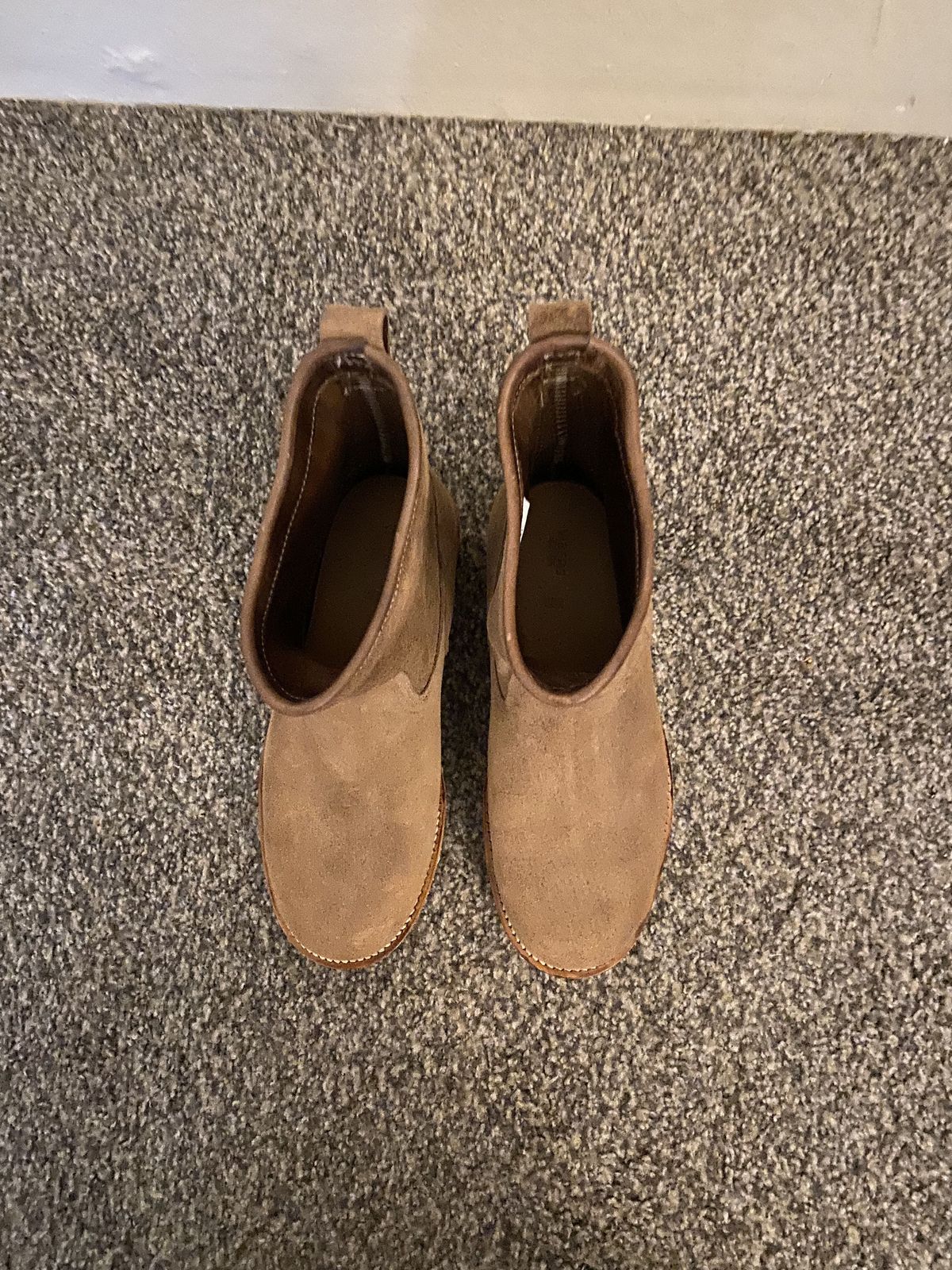 Photo by patinathunderdome on September 30, 2021 of the Viberg Roper Boot in Horween Natural Chromexcel Roughout.