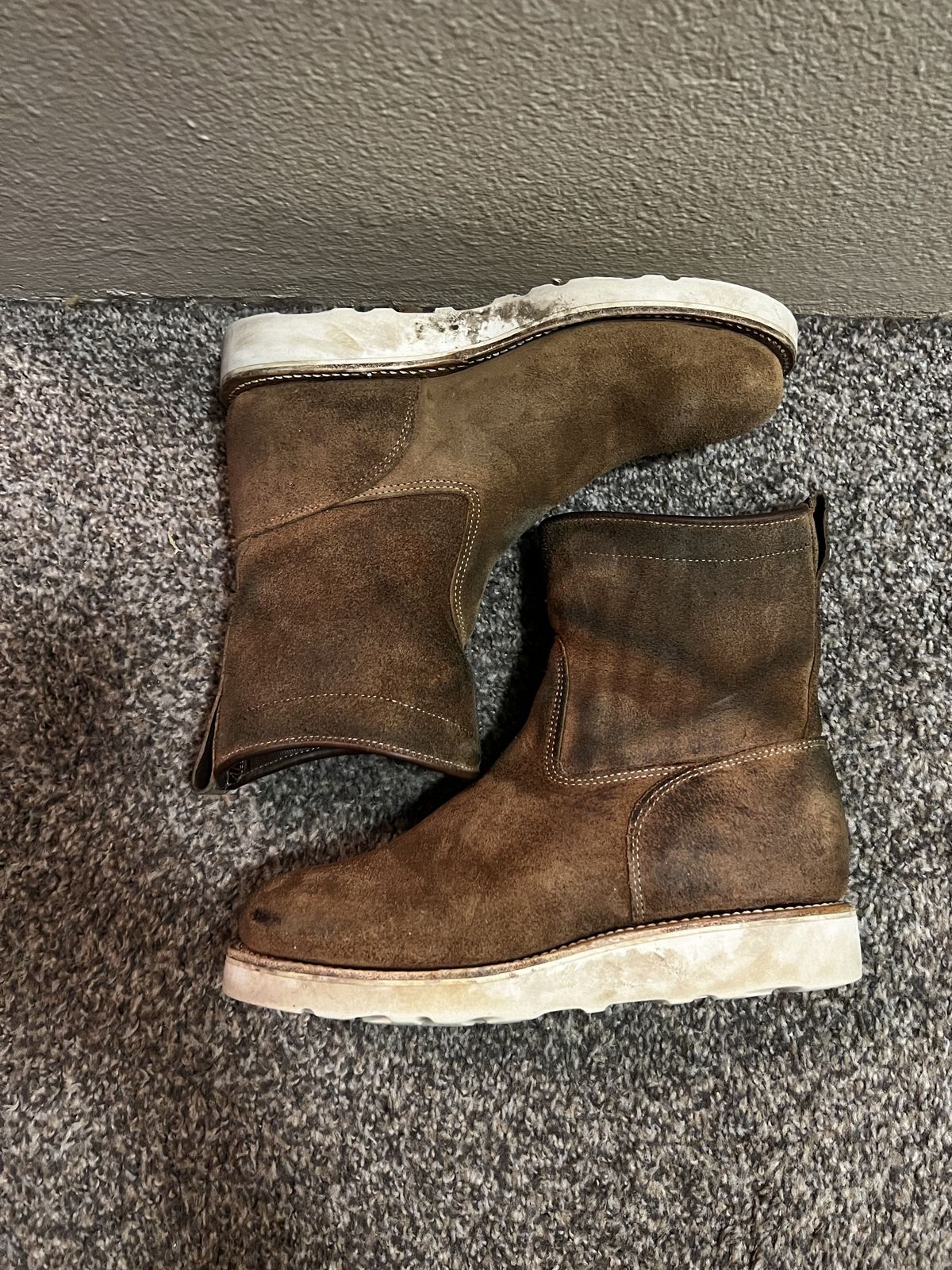 Photo by patinathunderdome on January 5, 2022 of the Viberg Roper Boot in Horween Natural Chromexcel Roughout.