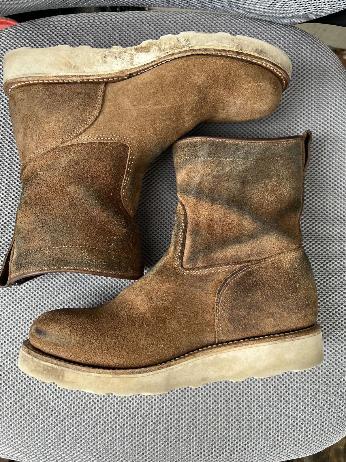 Photo by patinathunderdome on February 2, 2022 of the Viberg Roper Boot in Horween Natural Chromexcel Roughout.