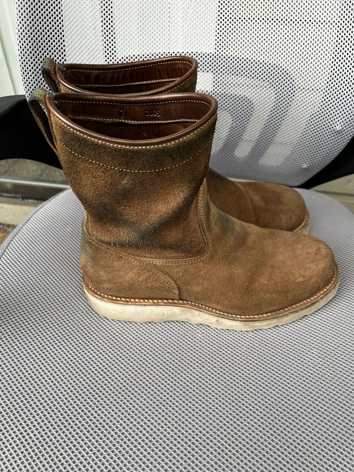Photo by patinathunderdome on February 2, 2022 of the Viberg Roper Boot in Horween Natural Chromexcel Roughout.