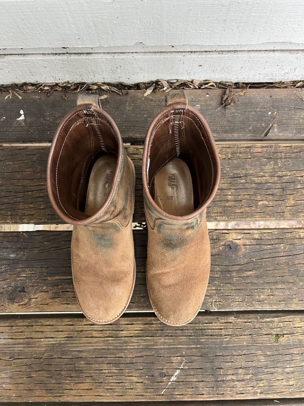 Photo by patinathunderdome on May 5, 2022 of the Viberg Roper Boot in Horween Natural Chromexcel Roughout.