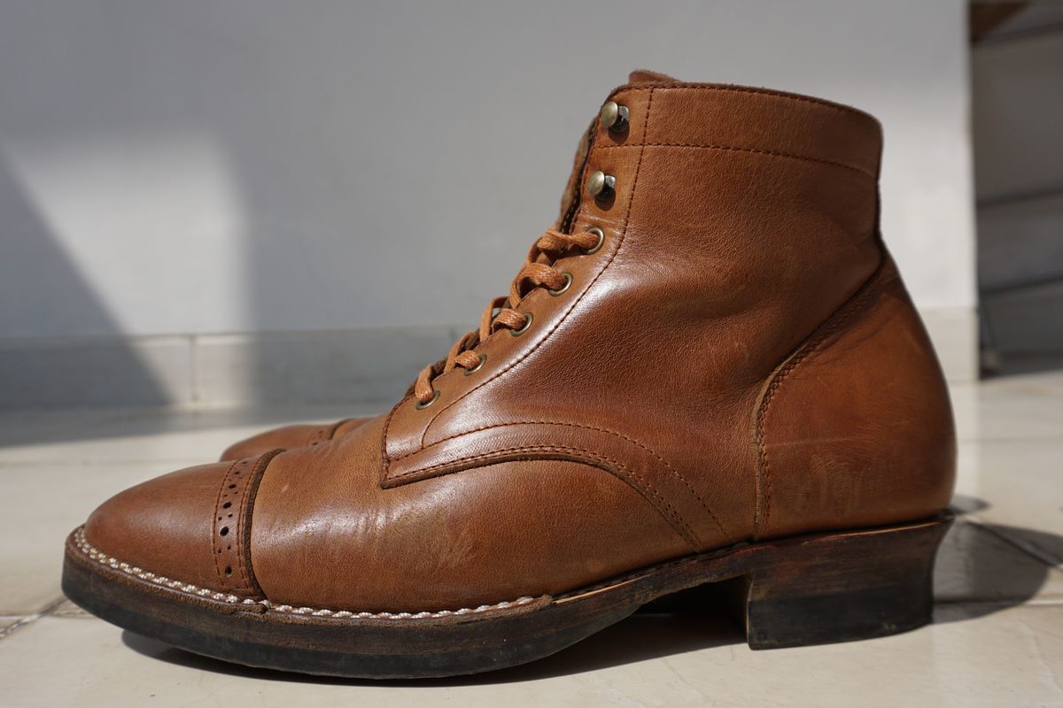 Photo by patinathunderdome on November 3, 2021 of the Junkard SC2089 in Horween Natural Chromexcel.