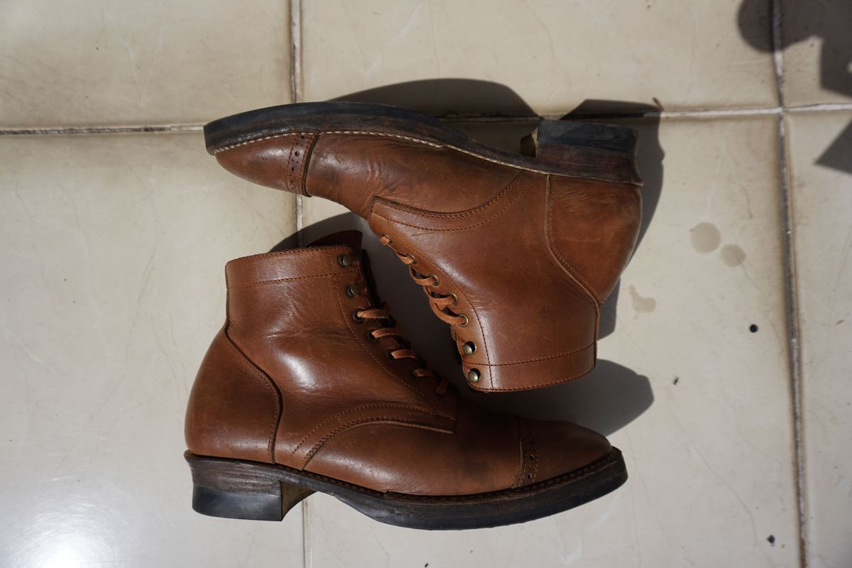 Photo by patinathunderdome on November 3, 2021 of the Junkard SC2089 in Horween Natural Chromexcel.