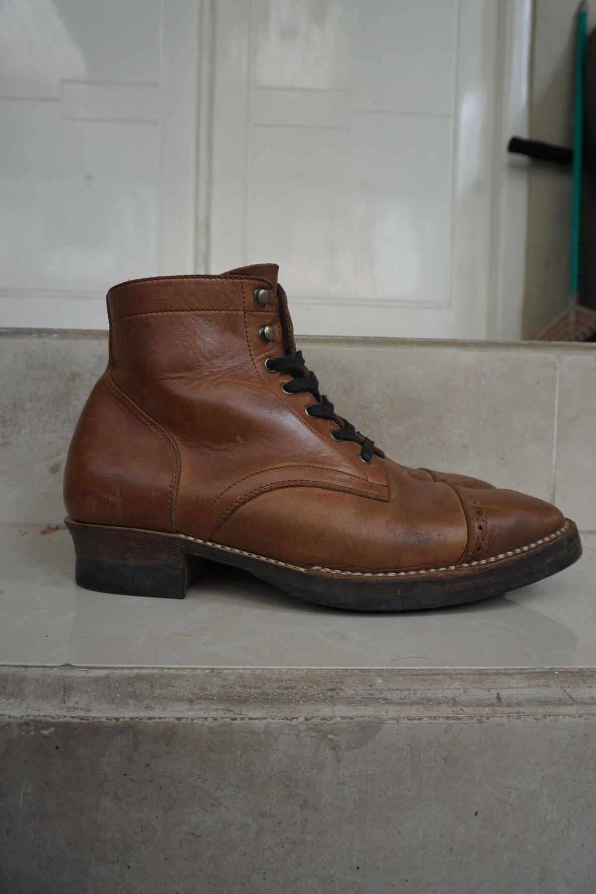Photo by patinathunderdome on January 6, 2022 of the Junkard SC2089 in Horween Natural Chromexcel.