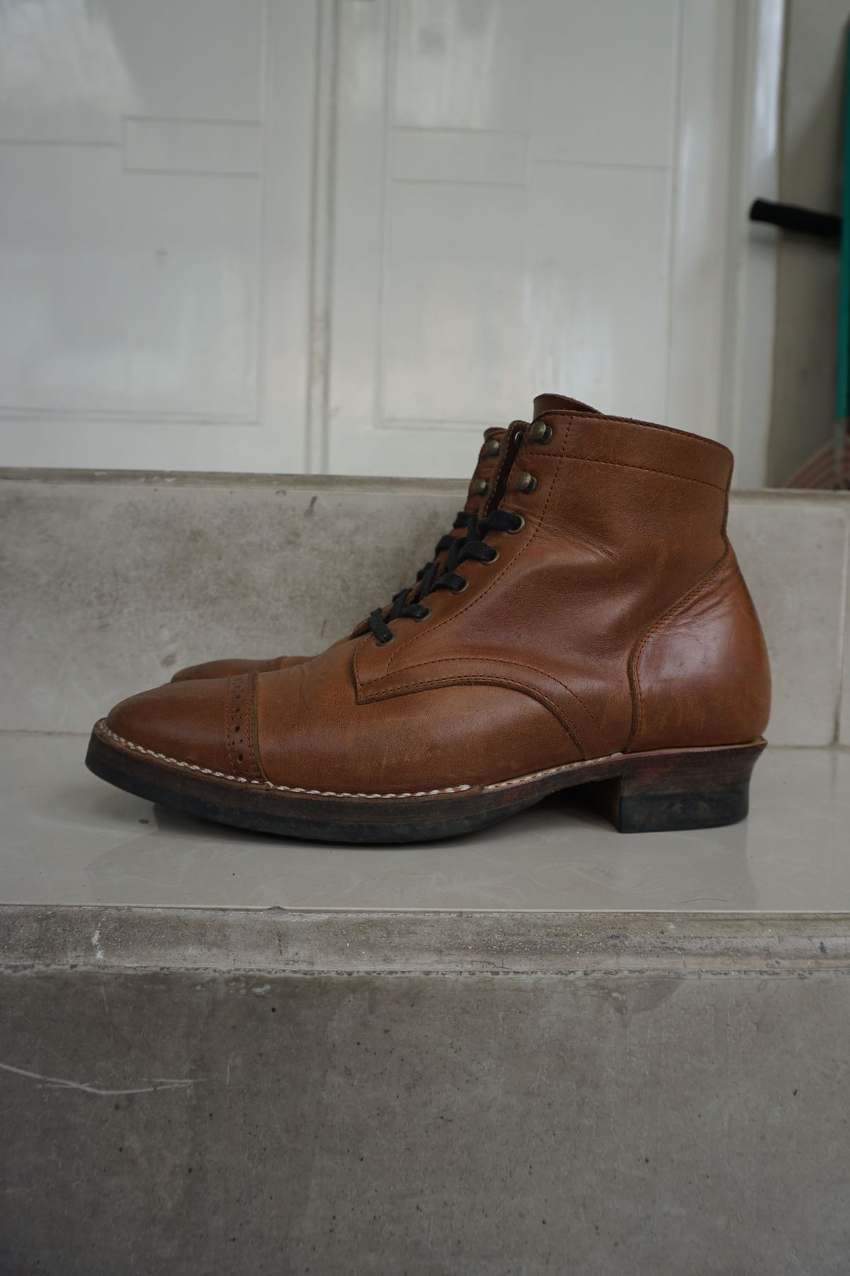Photo by patinathunderdome on January 6, 2022 of the Junkard SC2089 in Horween Natural Chromexcel.