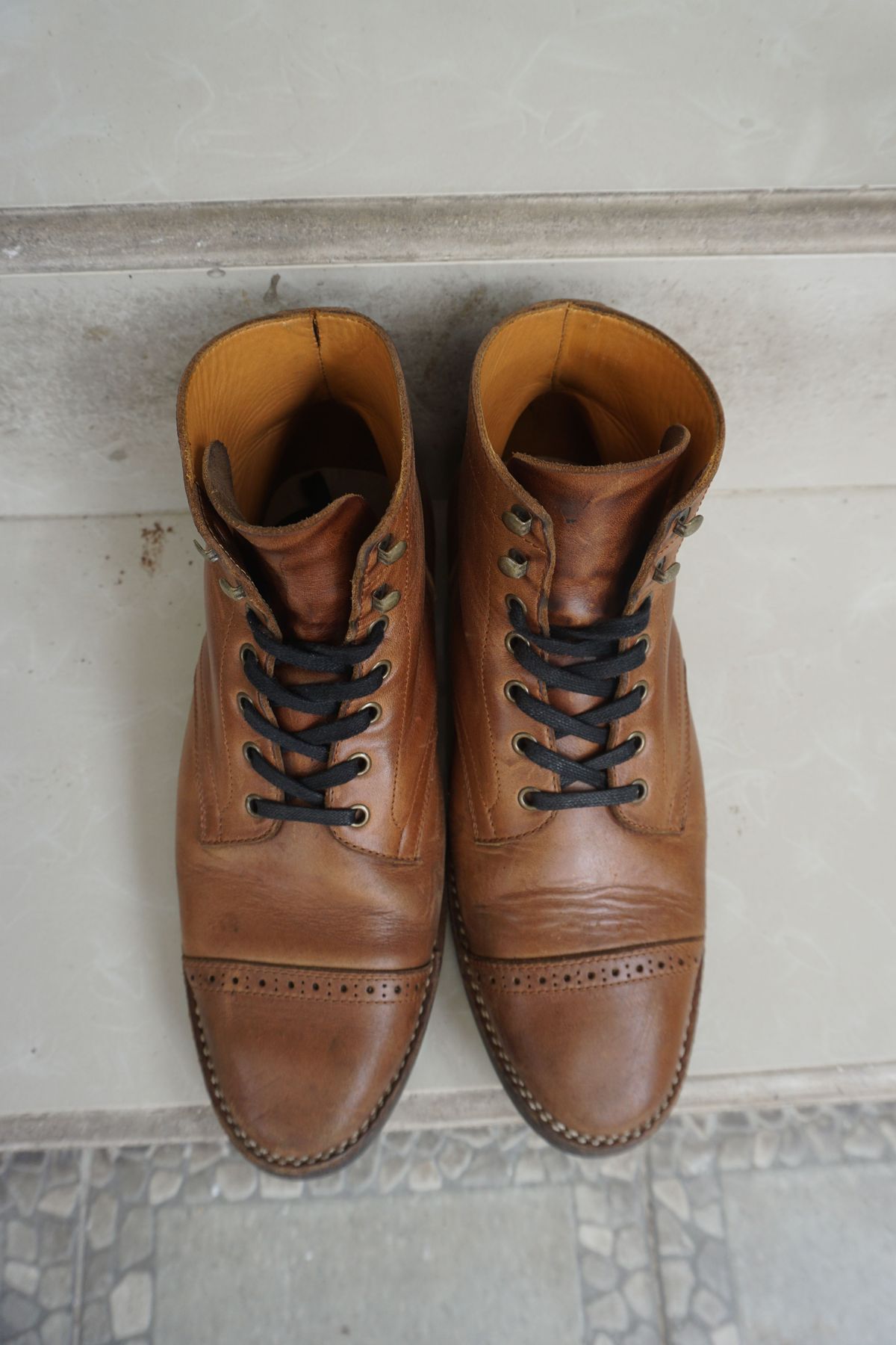 Photo by patinathunderdome on January 6, 2022 of the Junkard SC2089 in Horween Natural Chromexcel.