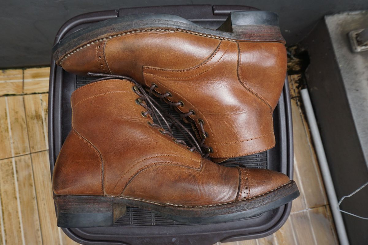 Photo by patinathunderdome on February 6, 2022 of the Junkard SC2089 in Horween Natural Chromexcel.