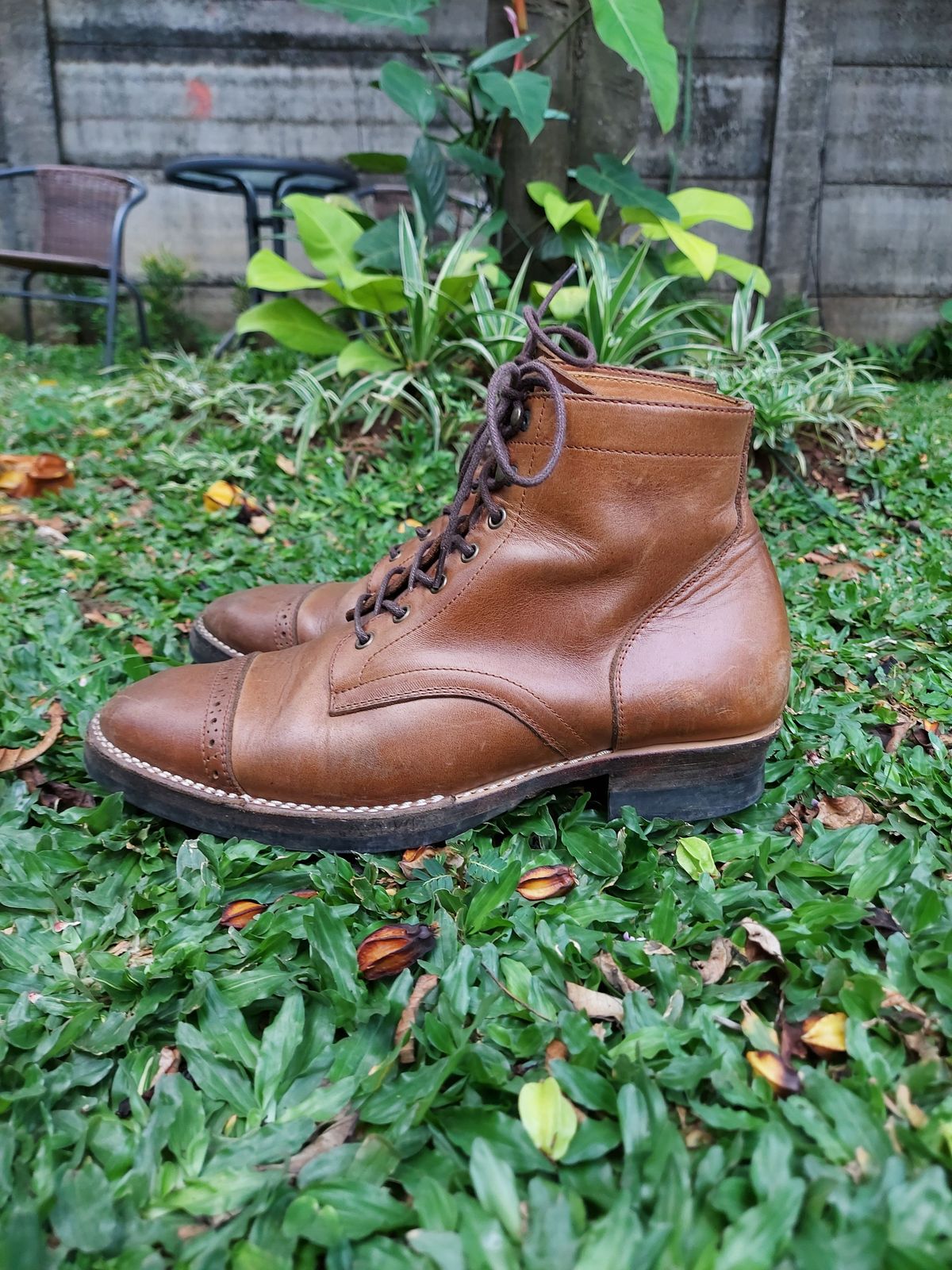 Photo by patinathunderdome on May 4, 2022 of the Junkard SC2089 in Horween Natural Chromexcel.