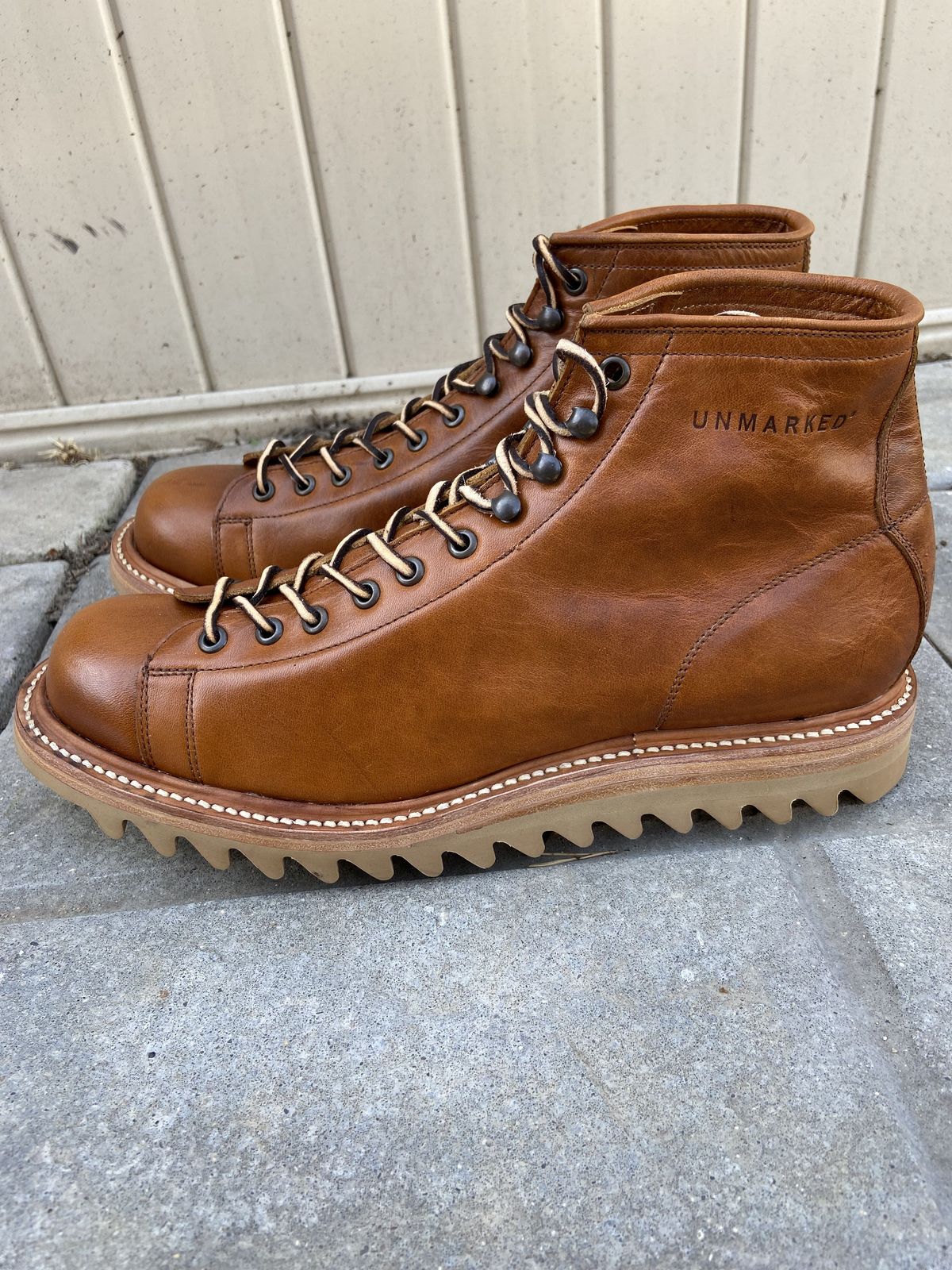 Photo by patinathunderdome on September 30, 2021 of the Unmarked Archie Boots in Chahin Armagnac Heavy Cowhide.