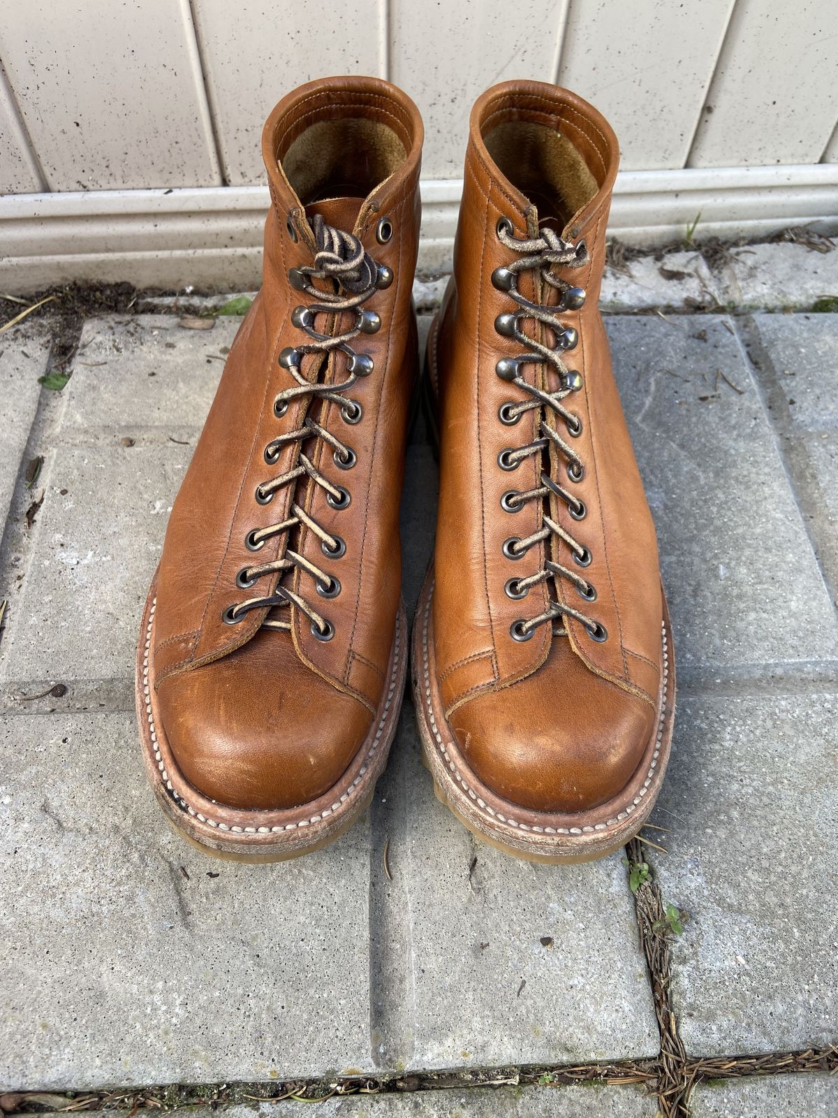 Photo by patinathunderdome on November 1, 2021 of the Unmarked Archie Boots in Chahin Armagnac Heavy Cowhide.