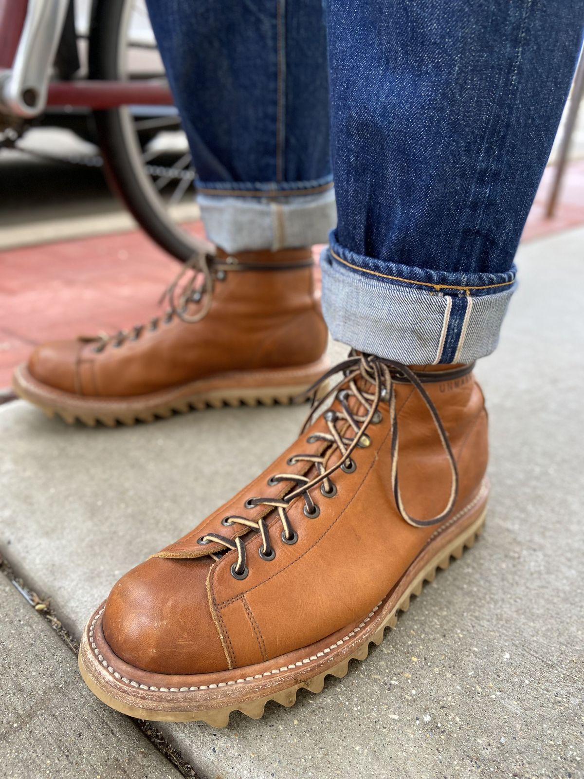 Photo by patinathunderdome on December 2, 2021 of the Unmarked Archie Boots in Chahin Armagnac Heavy Cowhide.