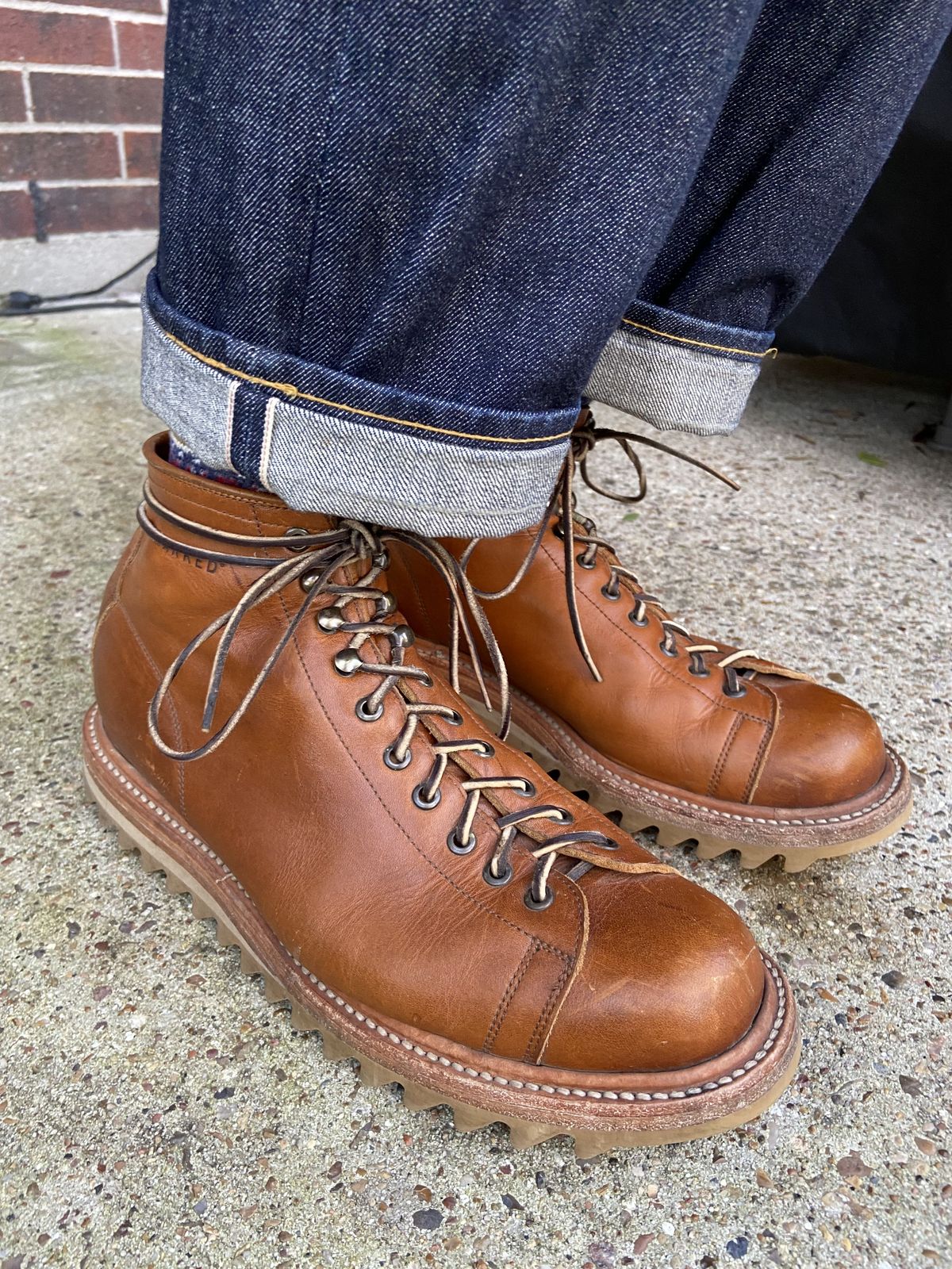 Photo by patinathunderdome on January 3, 2022 of the Unmarked Archie Boots in Chahin Armagnac Heavy Cowhide.