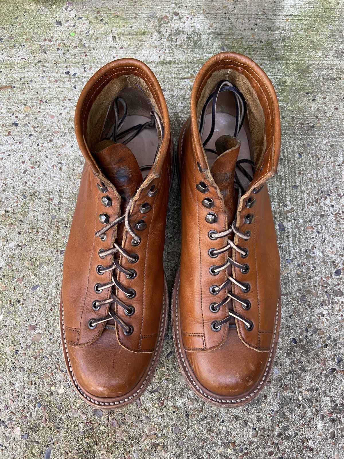 Photo by patinathunderdome on January 3, 2022 of the Unmarked Archie Boots in Chahin Armagnac Heavy Cowhide.