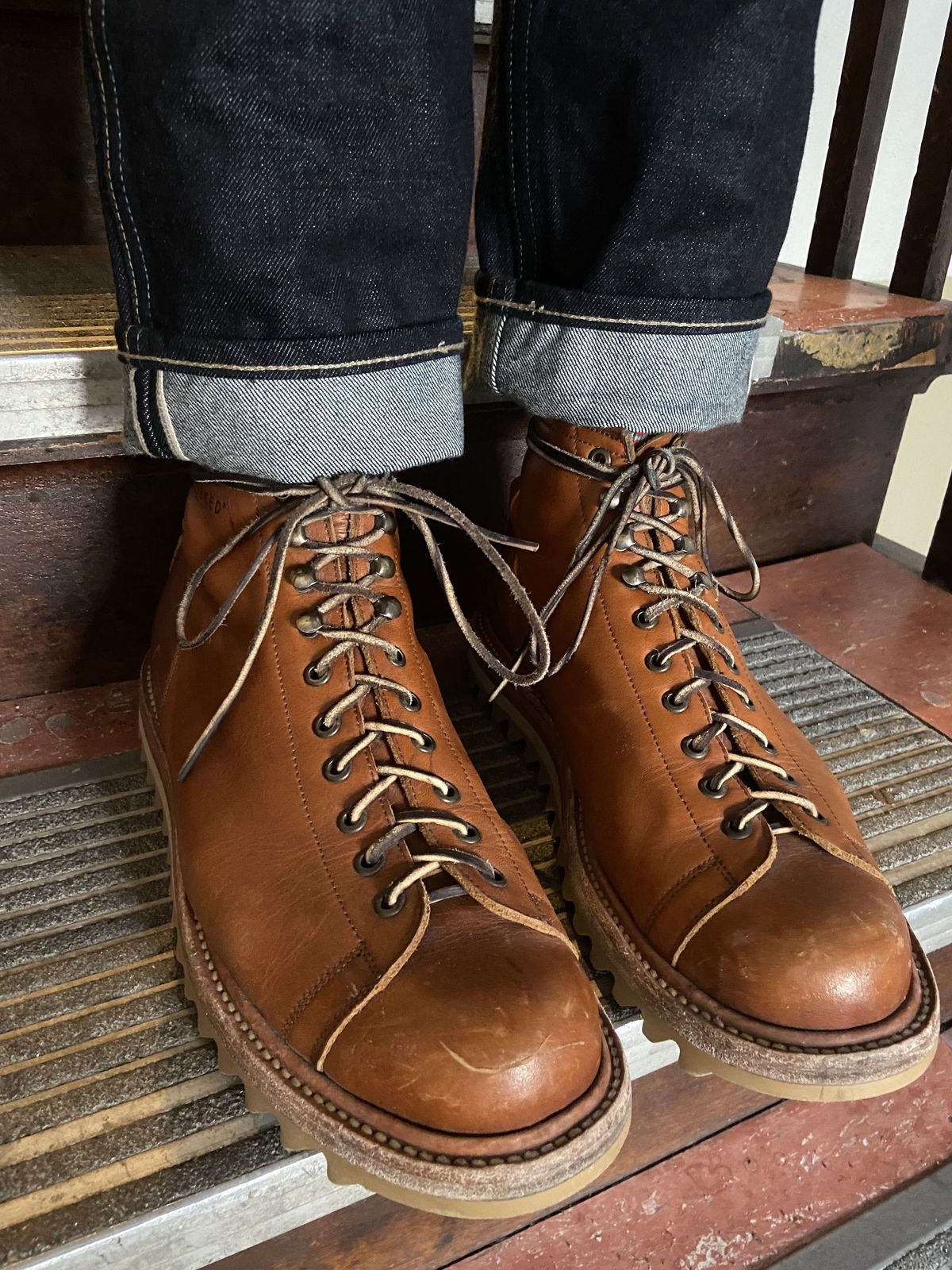 Photo by patinathunderdome on March 3, 2022 of the Unmarked Archie Boots in Chahin Armagnac Heavy Cowhide.