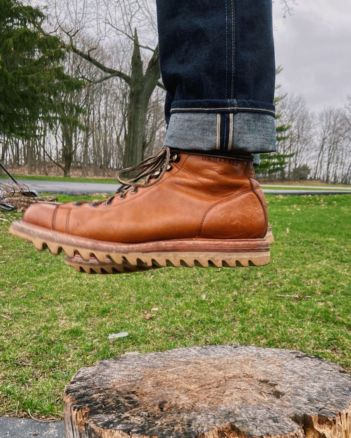 Photo by patinathunderdome on May 2, 2022 of the Unmarked Archie Boots in Chahin Armagnac Heavy Cowhide.