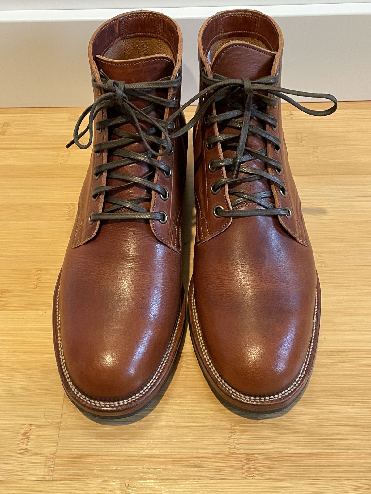 Photo by patinathunderdome on October 5, 2021 of the Viberg Service Boot in Horween Burned Oak Dublin.