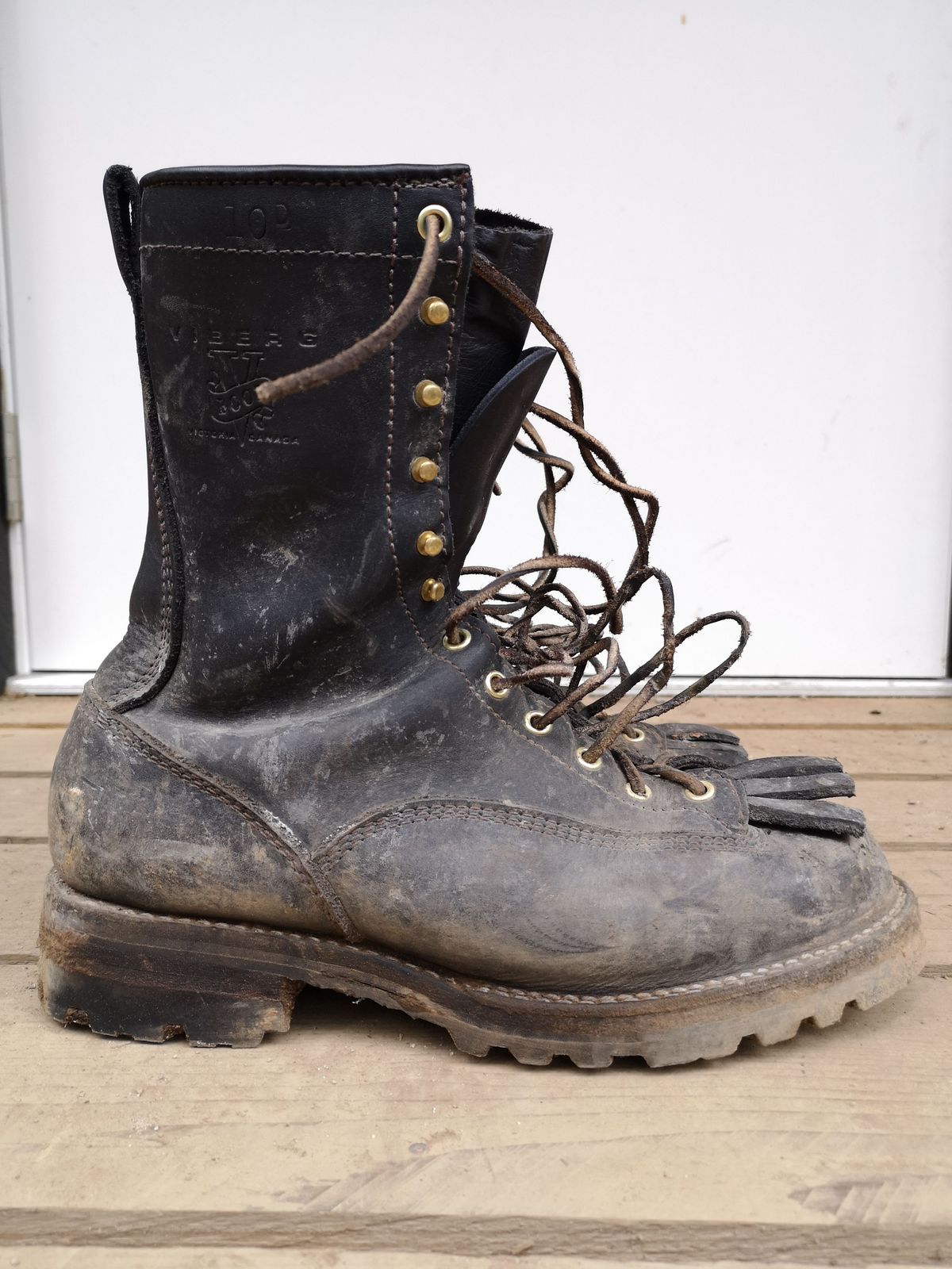 Photo by patinathunderdome on November 2, 2021 of the Viberg Work Boot in Seidel Black Oil Tan.