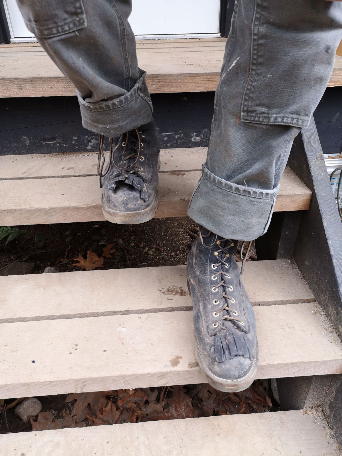 Photo by patinathunderdome on November 2, 2021 of the Viberg Work Boot in Seidel Black Oil Tan.