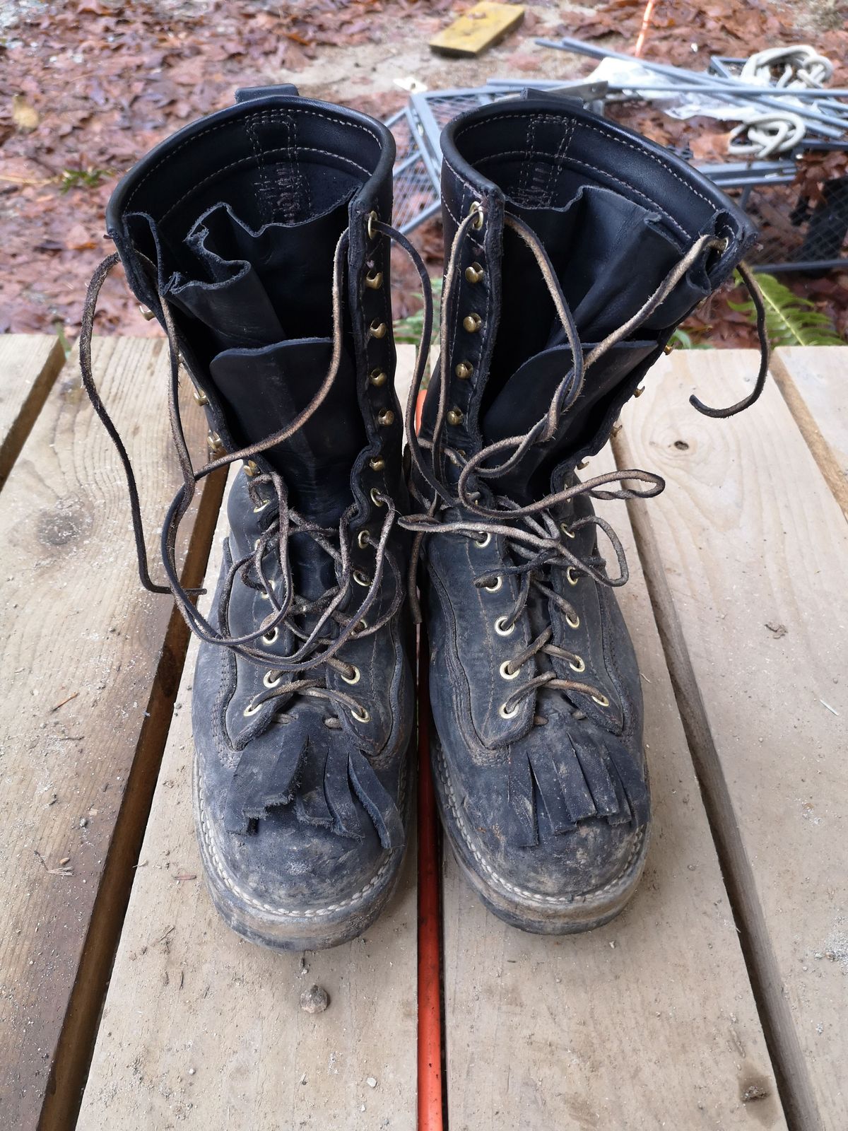 Photo by patinathunderdome on December 2, 2021 of the Viberg Work Boot in Seidel Black Oil Tan.