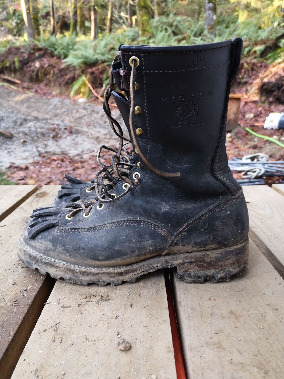 Photo by patinathunderdome on December 2, 2021 of the Viberg Work Boot in Seidel Black Oil Tan.