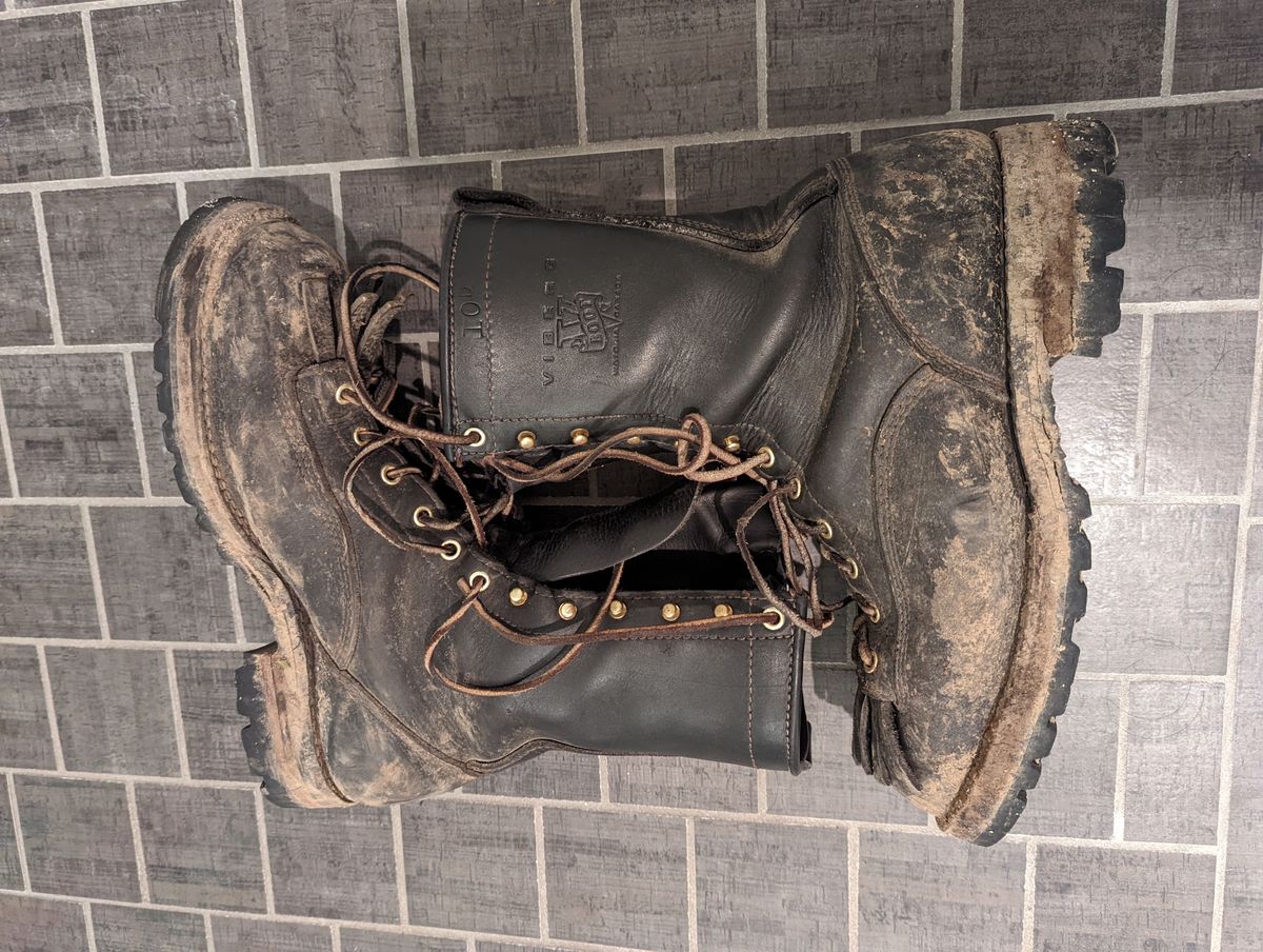 Photo by patinathunderdome on February 5, 2022 of the Viberg Work Boot in Seidel Black Oil Tan.