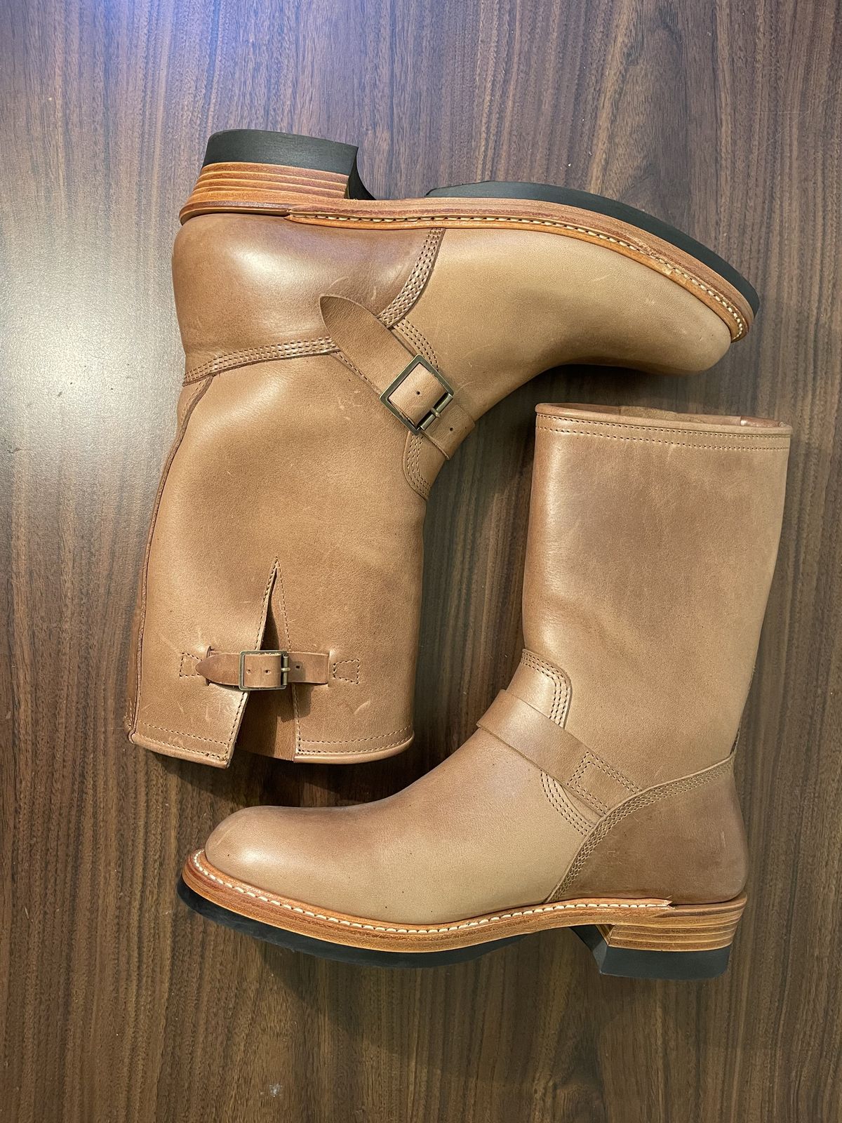 Photo by patinathunderdome on November 5, 2021 of the John Lofgren Wabash Engineer Boots in Horween Natural Chromexcel.