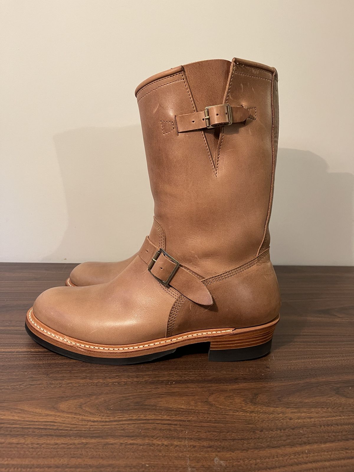 Photo by patinathunderdome on November 5, 2021 of the John Lofgren Wabash Engineer Boots in Horween Natural Chromexcel.