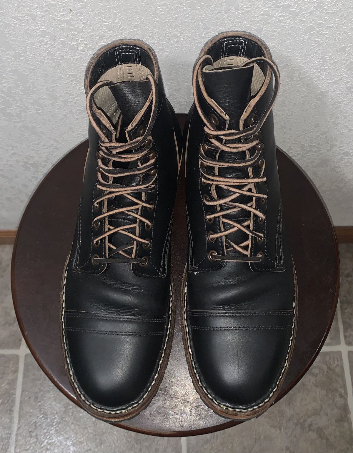 Photo by patinathunderdome on November 6, 2021 of the White's MP-Sherman Toe Cap in Horween Black Chromexcel Horsehide.